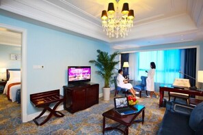 Executive Suite | Living area