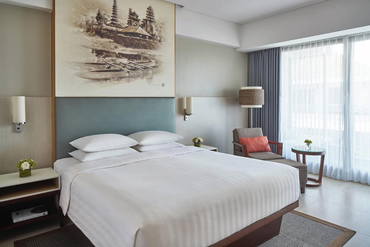 Deluxe Room, 1 King Bed, Non Smoking, City View