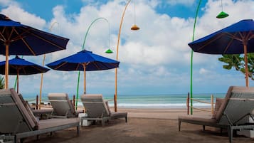 Pantai di sekitar, antar-jemput gratis ke pantai, dan kursi berjemur