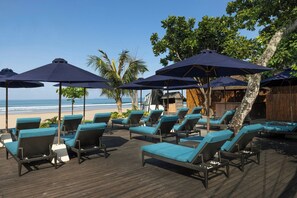 Perto da praia, serviço de traslado de/para a praia grátis 