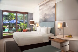 Pillowtop beds, in-room safe, desk, blackout drapes - Courtyard By Marriott Bali Seminyak Resort (Seminyak)