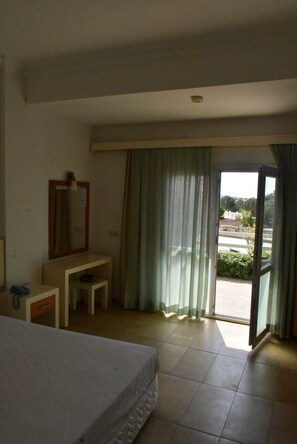 迷你吧、客房内保险箱