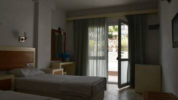 Minibaari, tallelokero huoneessa