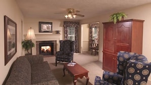 Living room - Club Wyndham Patriots Place (Williamsburg)