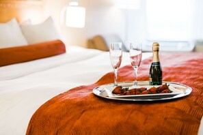 Coffres-forts dans les chambres, bureau, fer et planche à repasser