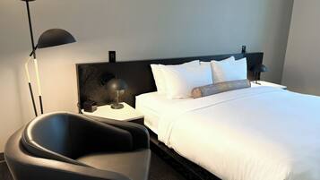 Deluxe Room, 1 King Bed | 1 bedroom, premium bedding, down duvets, desk