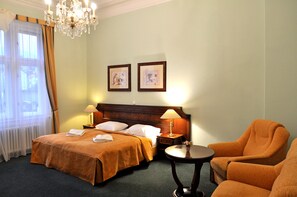 Superior Room | Minibar, in-room safe, desk, free cribs/infant beds - Hotel Ester (Karlovy Vary)