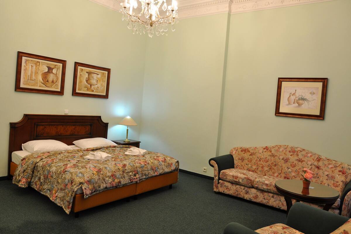 Quarto família | Frigobar, cofres nos quartos, escrivaninha, berços grátis