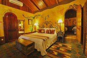 Junior Villa, 2 Bedrooms, Jetted Tub, Lake View | Egyptian cotton sheets, premium bedding, pillowtop beds, minibar - La Mansion Inn Arenal (Arenal)