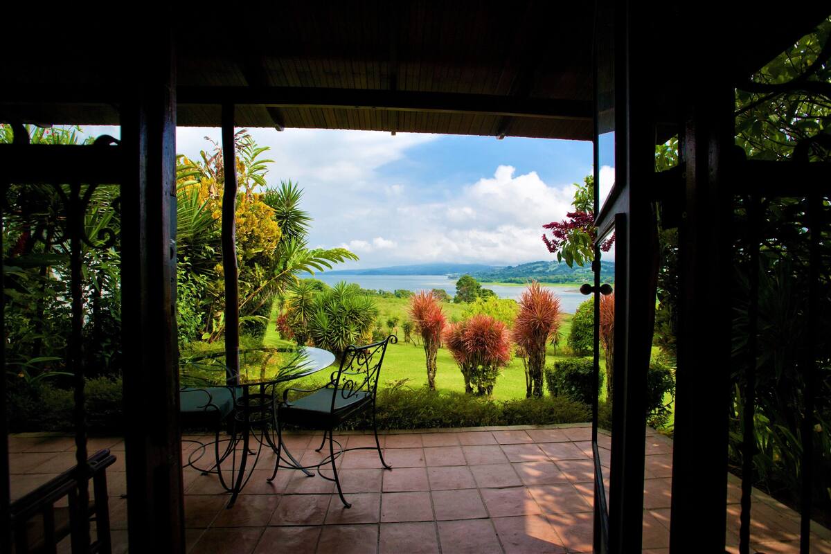 Villa Deluxe, 2 habitaciones, vistas al jardín (4 Persons Villa) | Vistas al lago