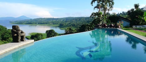 2 outdoor pools, sun loungers