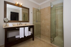 Junior Suite, 1 King Bed with Sofa bed | Bathroom - Arelauquen Lodge, A Tribute Portfolio Hotel (San Carlos de Bariloche)