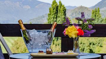 Habitación, vista al lago | Sábanas de algodón egipcio, ropa de cama de alta calidad y edredón