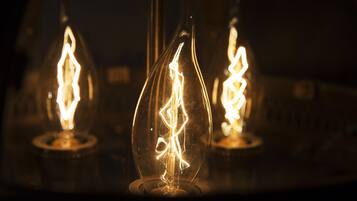 Ropa de cama de alta calidad, camas con pillow-top y minibar