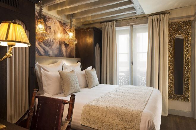 Premium bedding, pillow-top beds, minibar, in-room safe