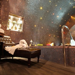 Body treatments, aromatherapy, deep-tissue massages, facials