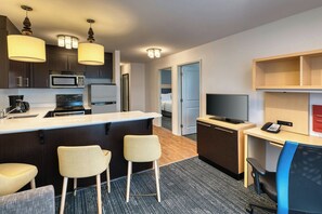 套房, 2 间卧室 | 高档床上用品、加厚床垫、客房内保险箱、办公桌