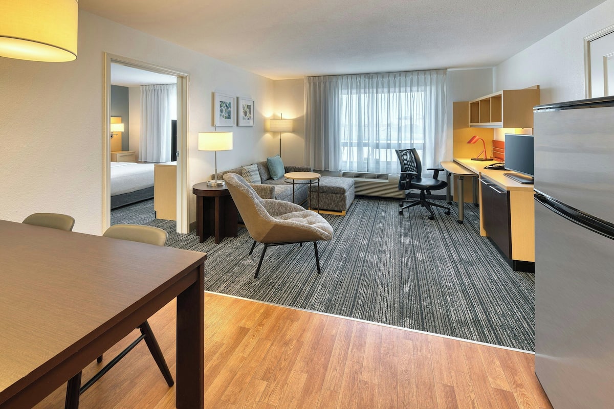 Suite, 1 chambre | Salle de séjour
