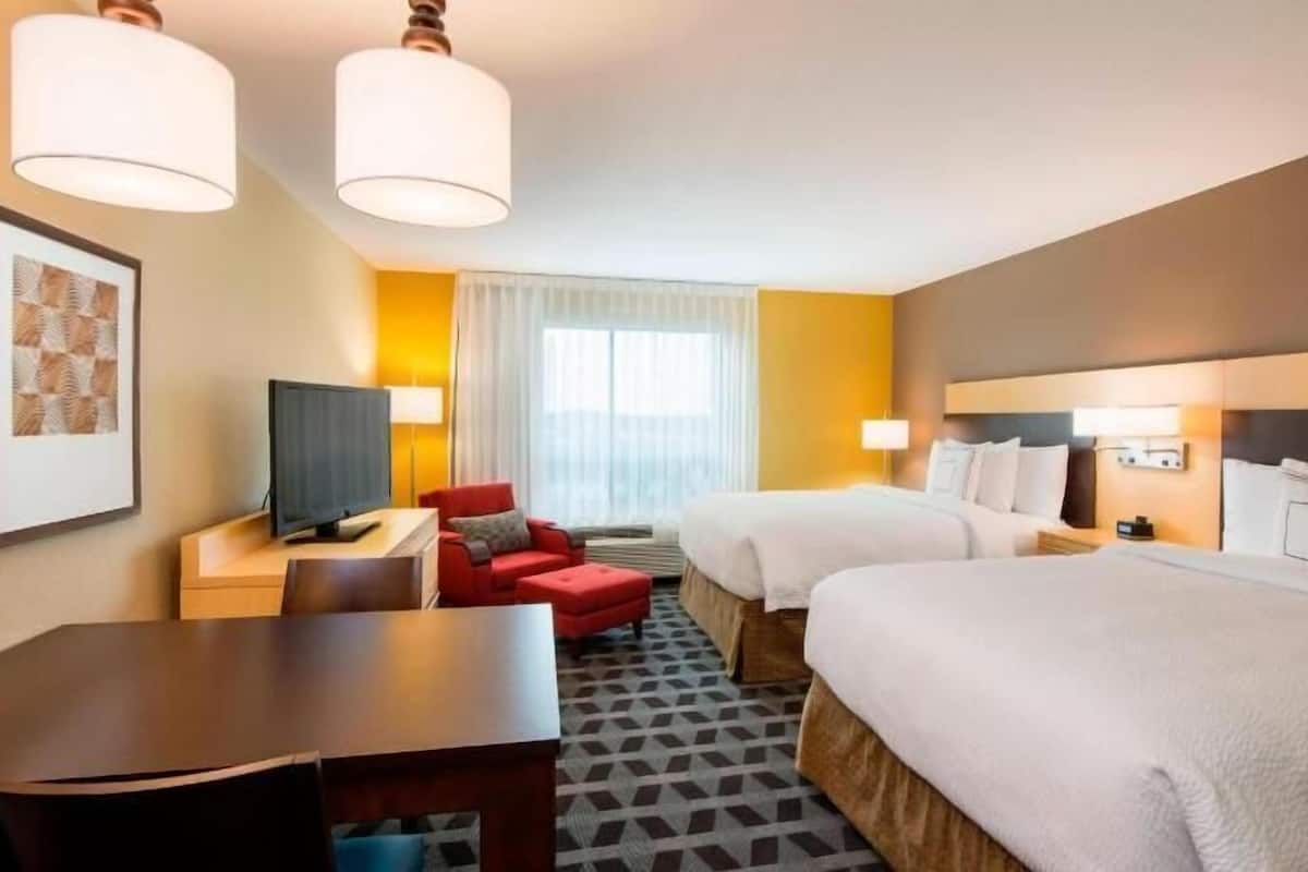 Premium bedding, pillow-top beds, in-room safe, desk