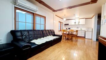Family Room, 1 Bedroom | Living area