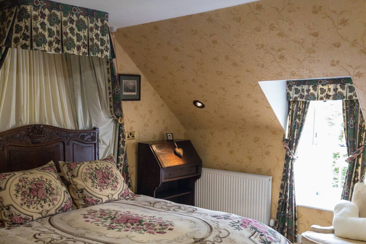 Doppelzimmer (Larch Double) | Individuell eingerichtet, Bügeleisen/Bügelbrett, kostenloses WLAN