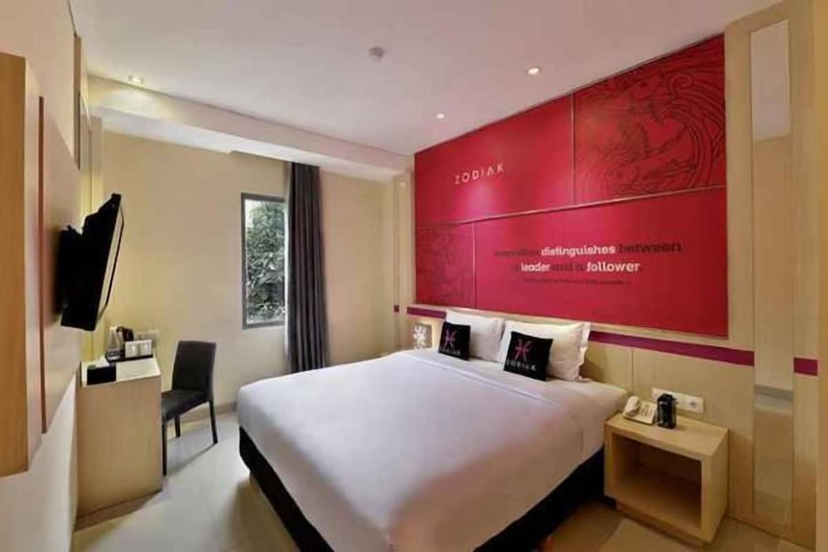 In-room safe, desk, laptop workspace, free WiFi