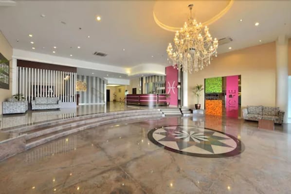 บริเวณประตูทางเข้า