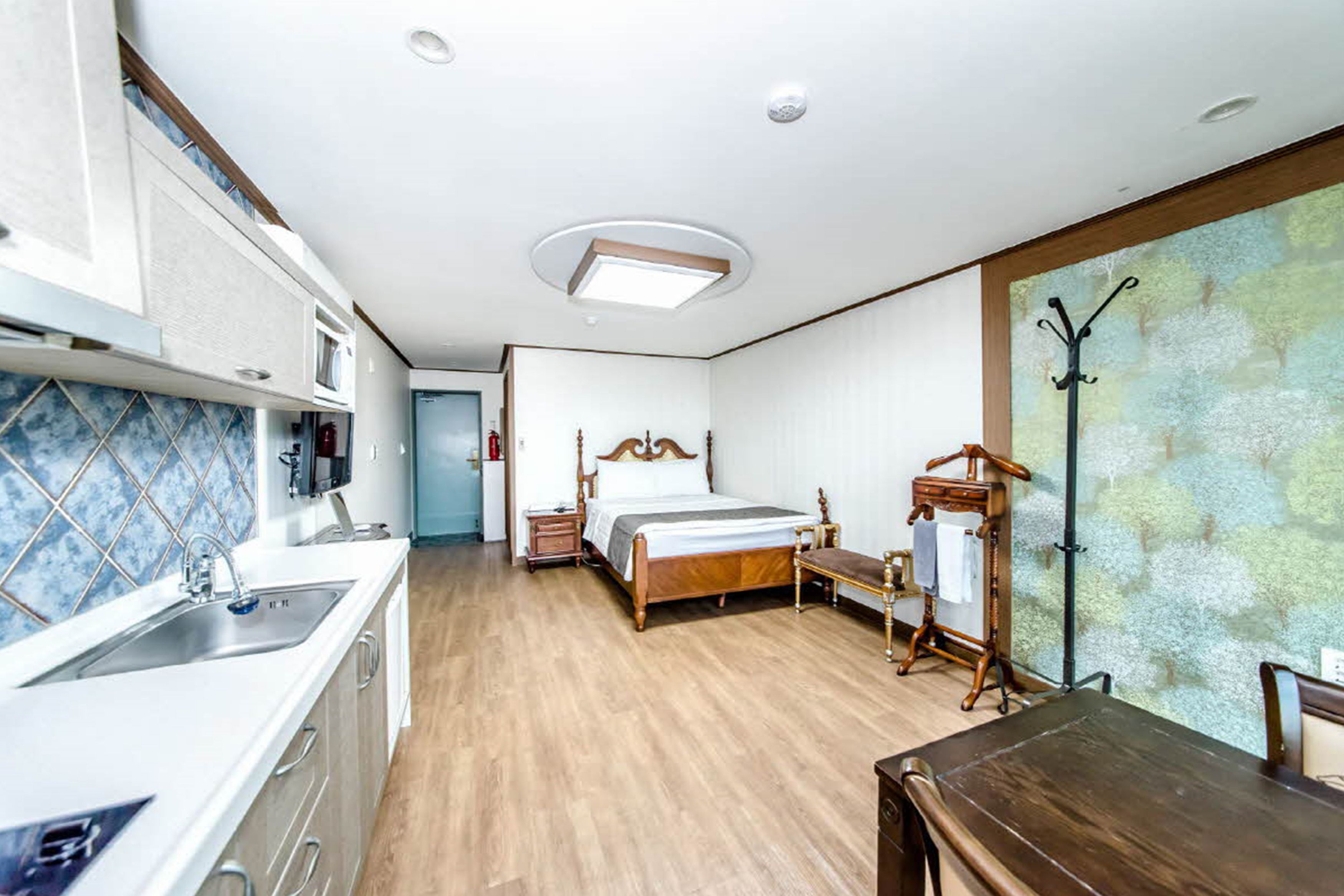 double room, microwave, ocean view | tempur-pedic beds, in-room safe, blackout curtains, soundproofing