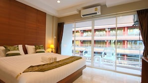 Superior Room, Balcony | Street view - Good Nice Hotel Patong (Patong)