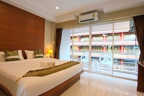 Superior Room, Balcony | Street view - Good Nice Hotel Patong (Patong)