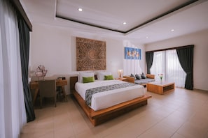 Suite studio, vue sur le jardin | Bureau, fer et planche Ă repasser, accĂšs au Wi-Fi (inclus)