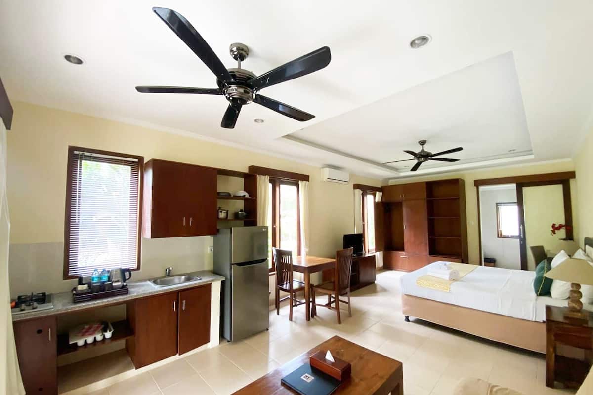 مكتب ومكواة/لوح كي وواي فاي مجانًا وملاءات أسرّة