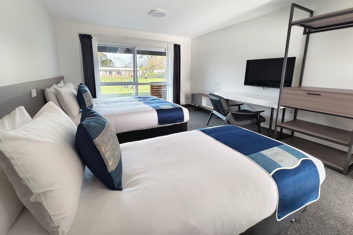 In-room safe, desk, laptop workspace, soundproofing