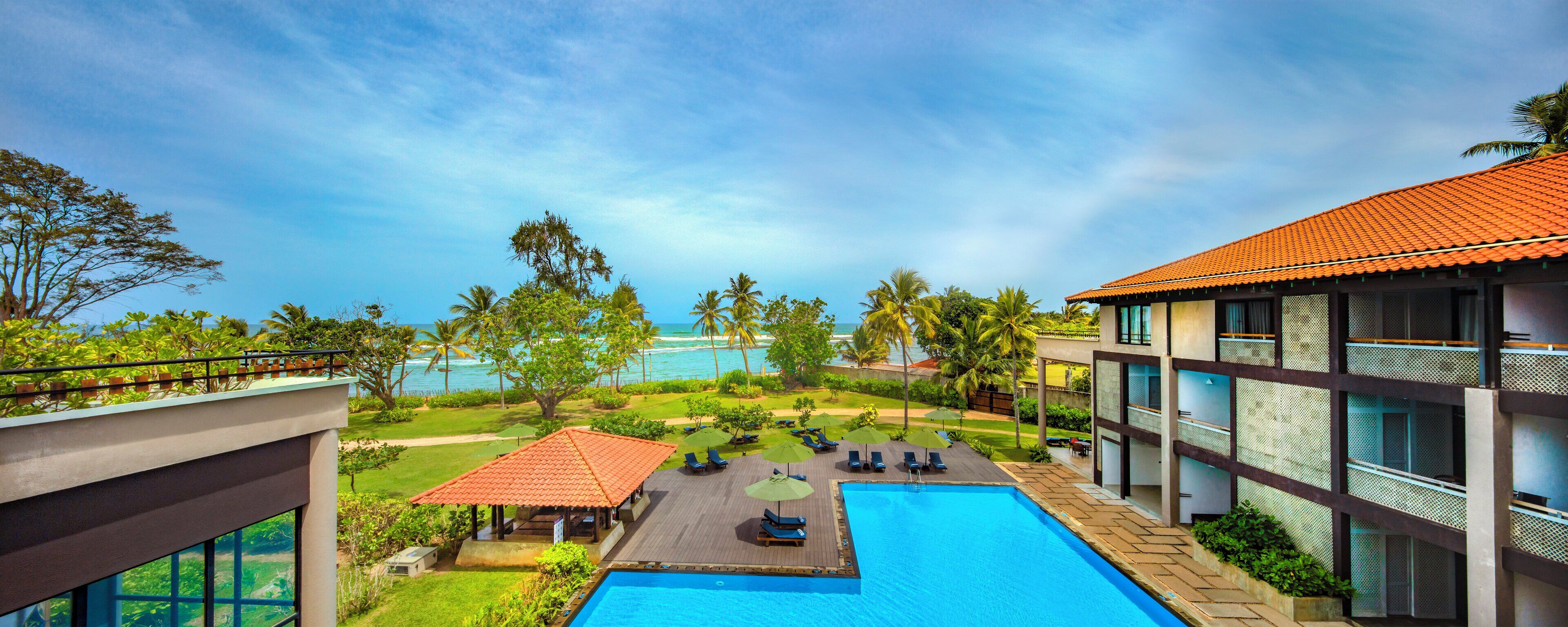 3 outdoor pools, open 9:00 AM to 7:00 PM, pool umbrellas, sun loungers