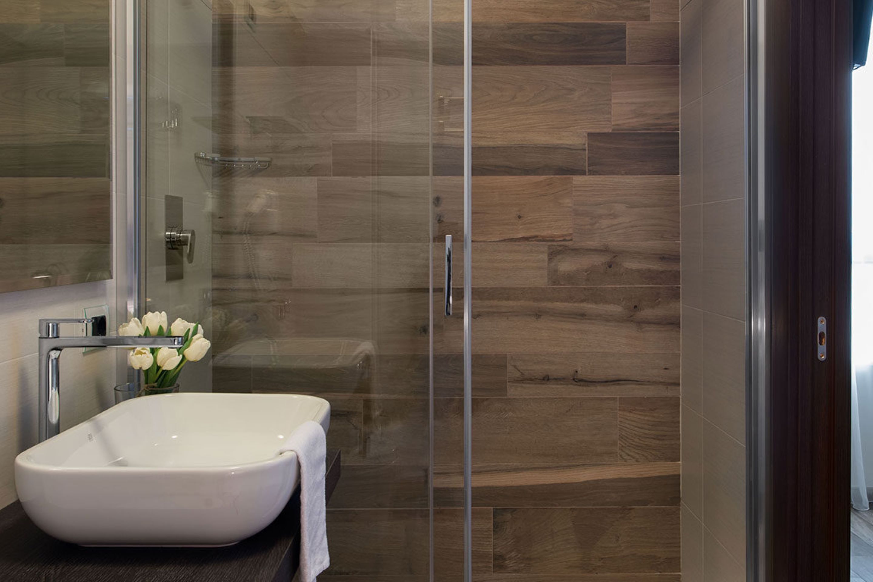 hair dryer, bidet, towels