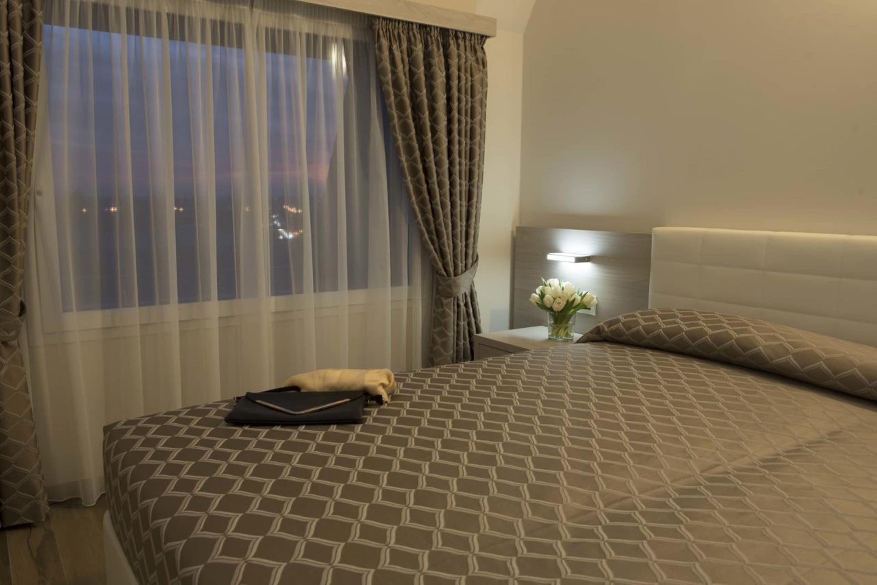 minibar, in-room safe, desk, soundproofing