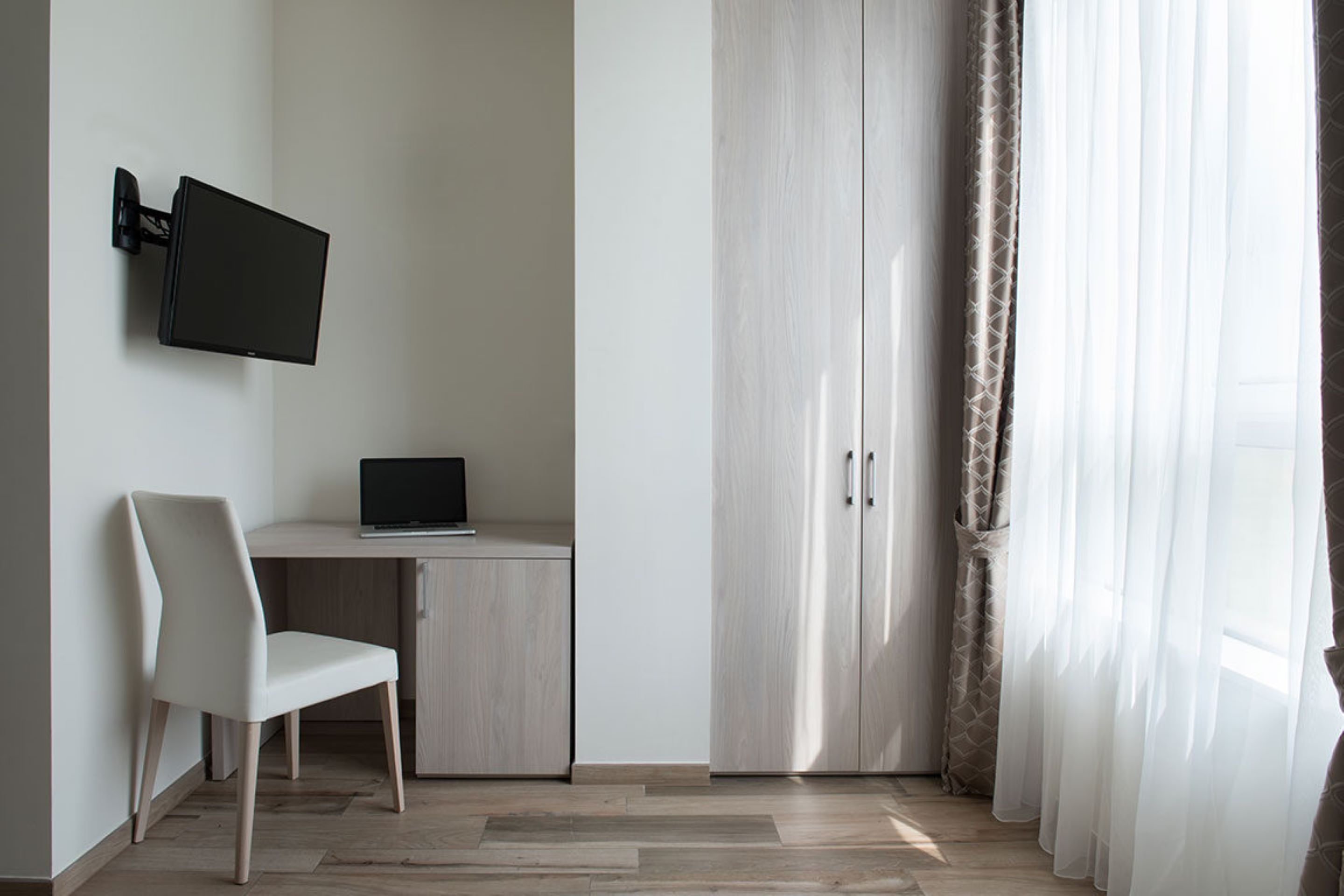 minibar, in-room safe, desk, soundproofing