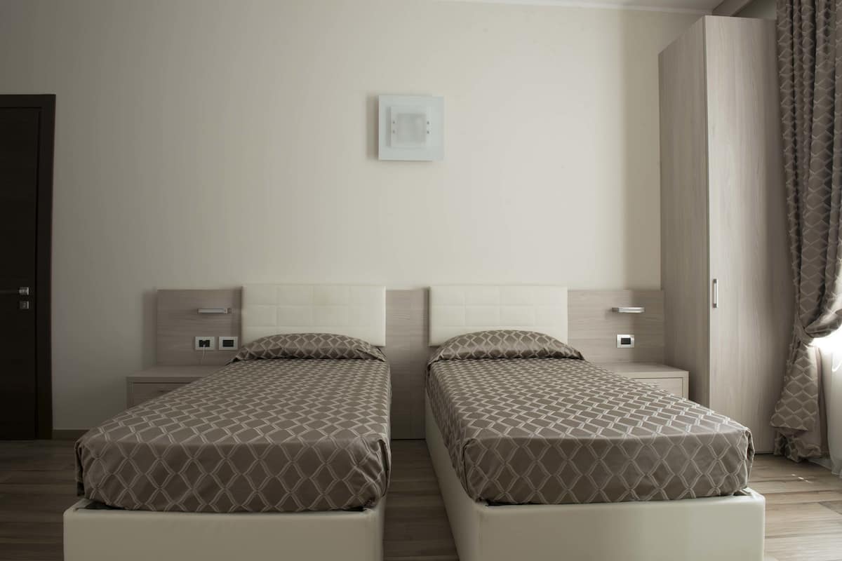 Minibar, in-room safe, desk, soundproofing