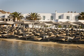 Beach nearby, sun-loungers, beach umbrellas - Asteri Hotel (Mykonos)