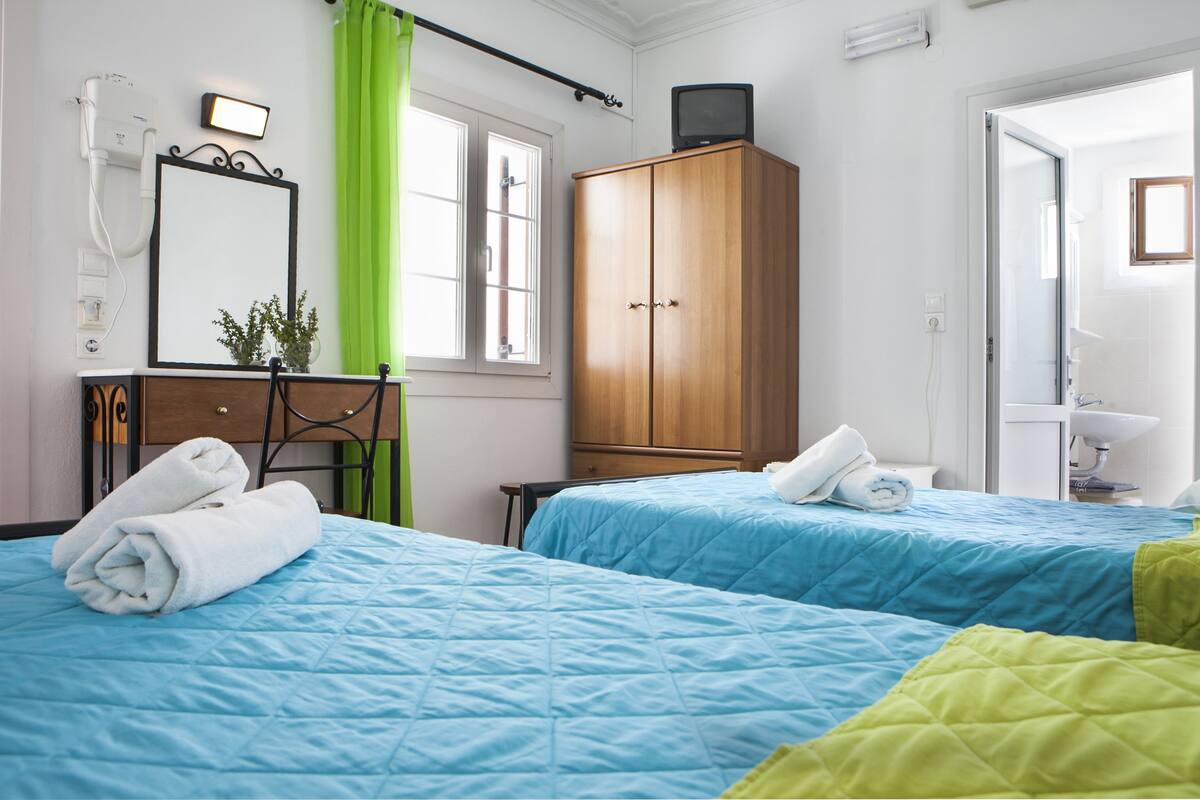 double or twin room | 1 bedroom, pillow-top beds, desk, blackout curtains