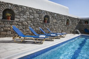 Seasonal outdoor pool, sun loungers