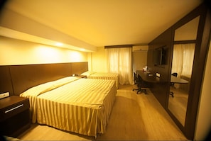Deluxe-Doppelzimmer | Minibar, Zimmersafe, Schreibtisch, kostenloses WLAN