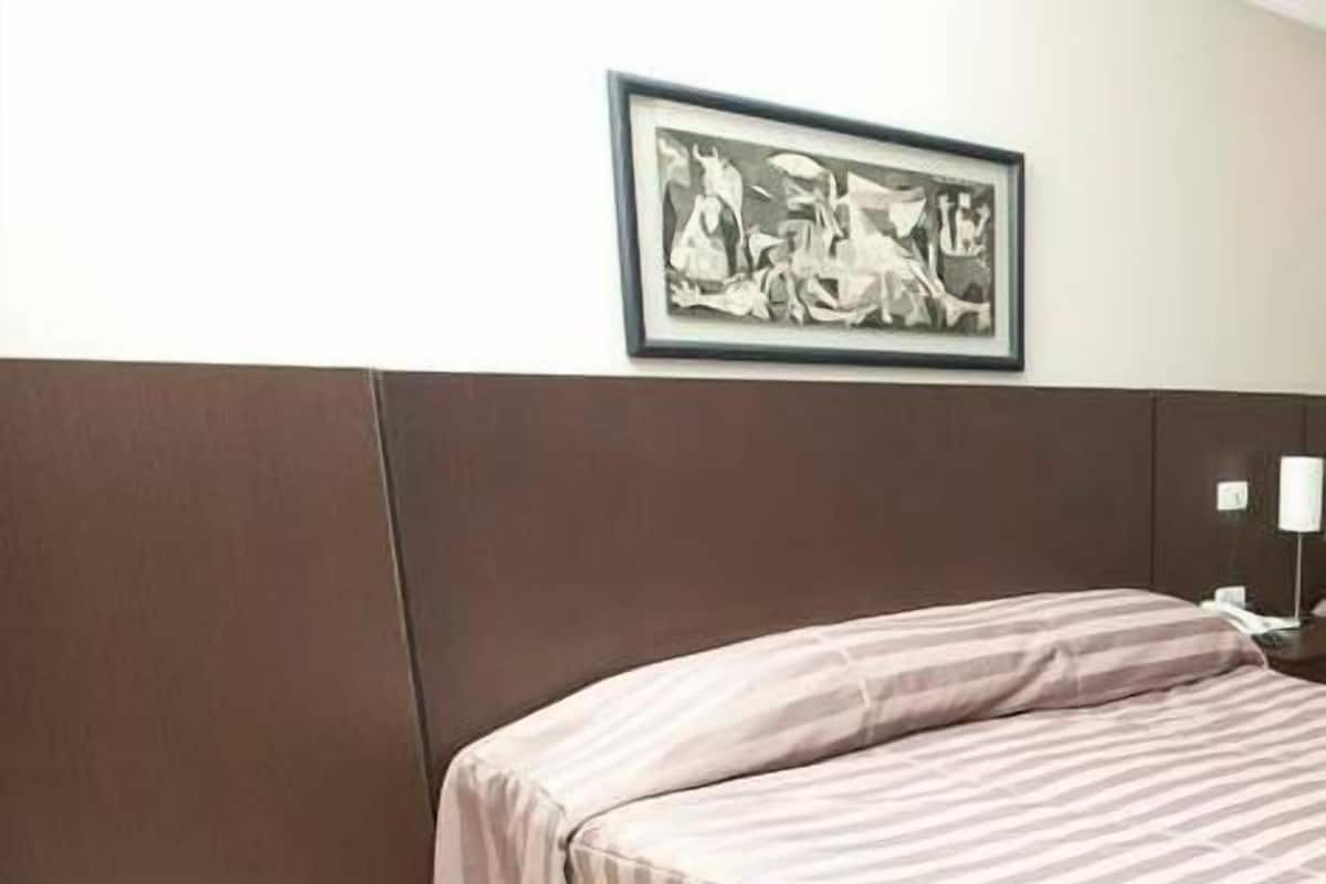 Minibar, in-room safe, desk, free WiFi