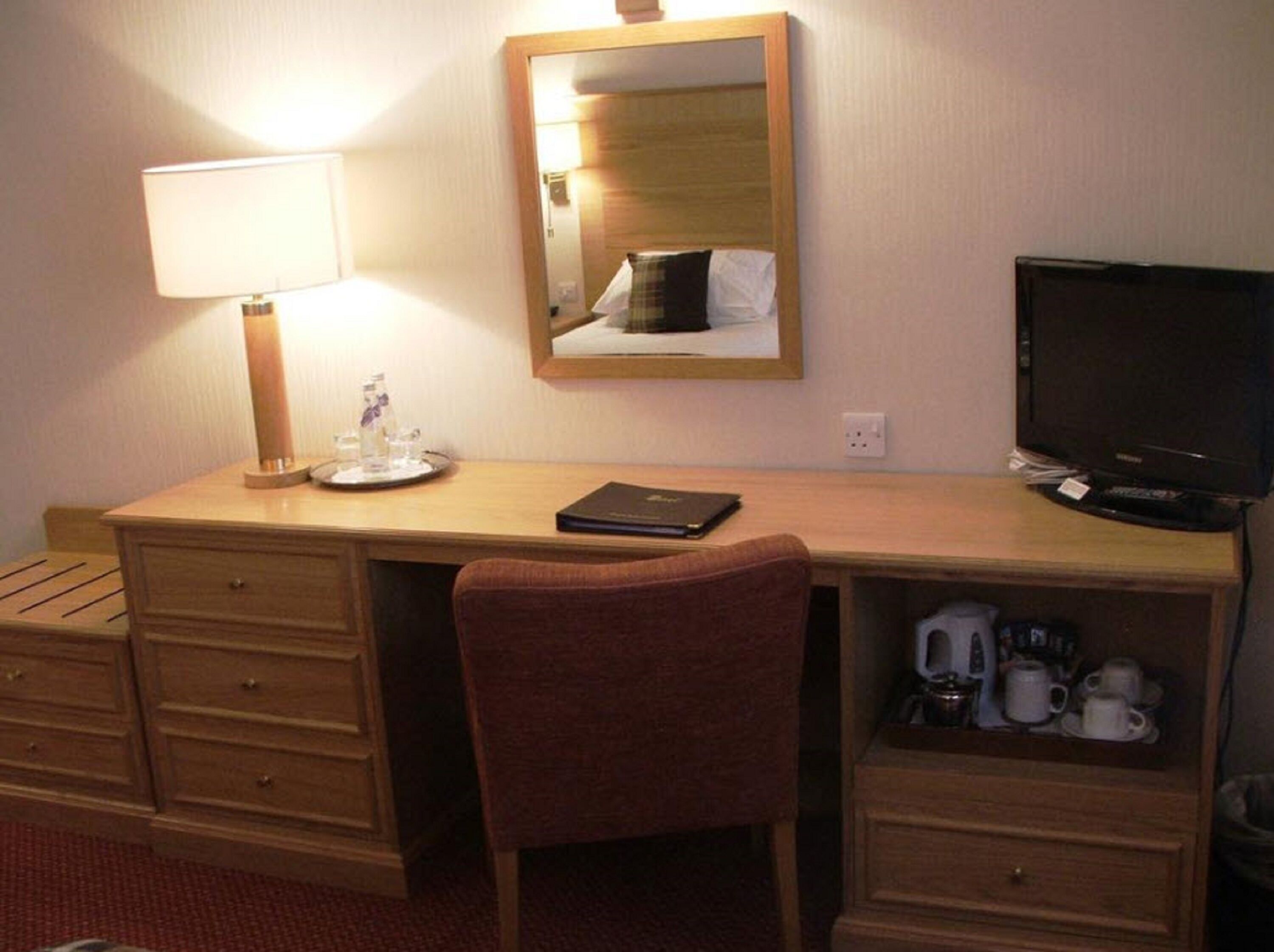 premium bedding, desk, free cots/infant beds, rollaway beds