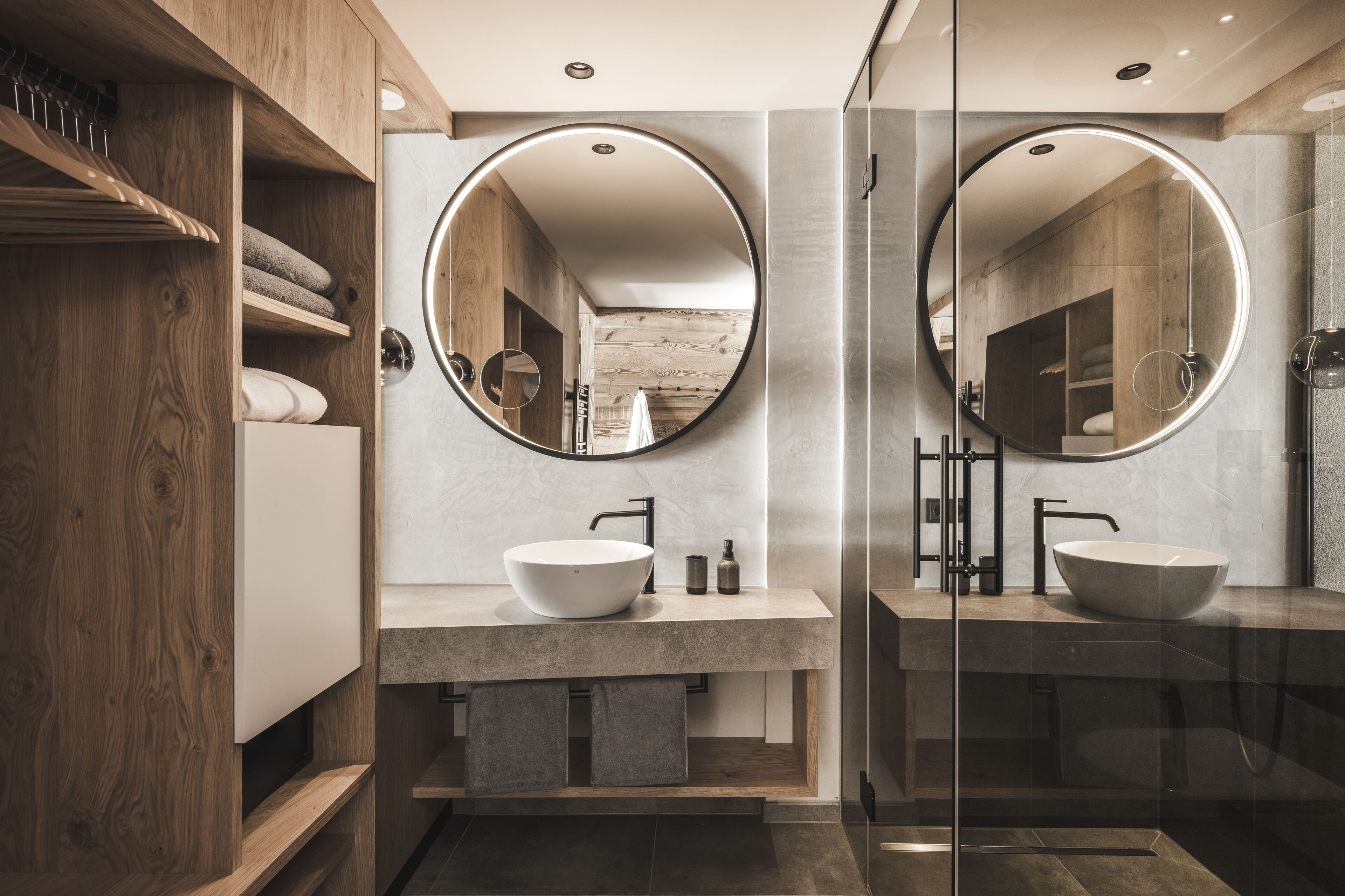 Spring water bathtub, hair dryer, bathrobes, towels
