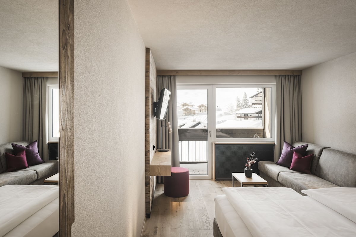 Egyptian cotton sheets, premium bedding, in-room safe