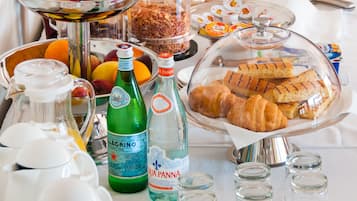 Daily buffet breakfast for a fee