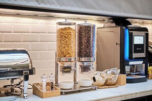 Päivittäinen buffetaamiainen maksusta
