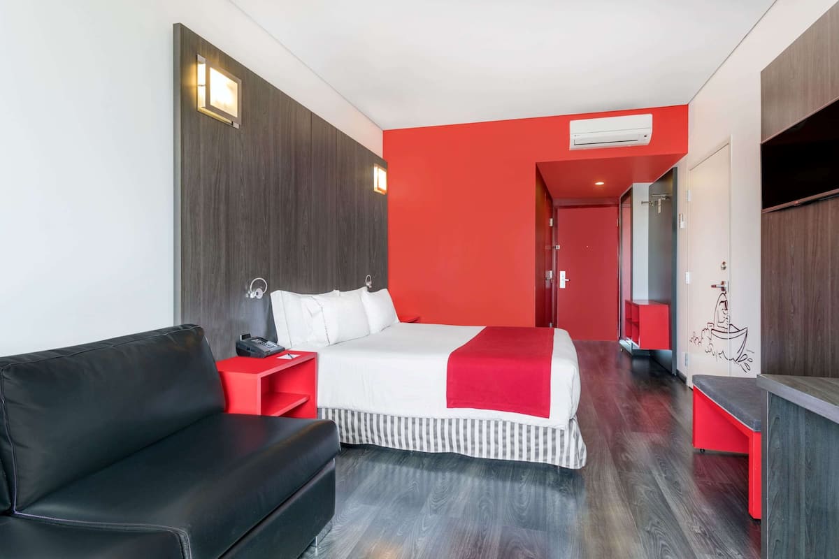 In-room safe, desk, iron/ironing board, free WiFi