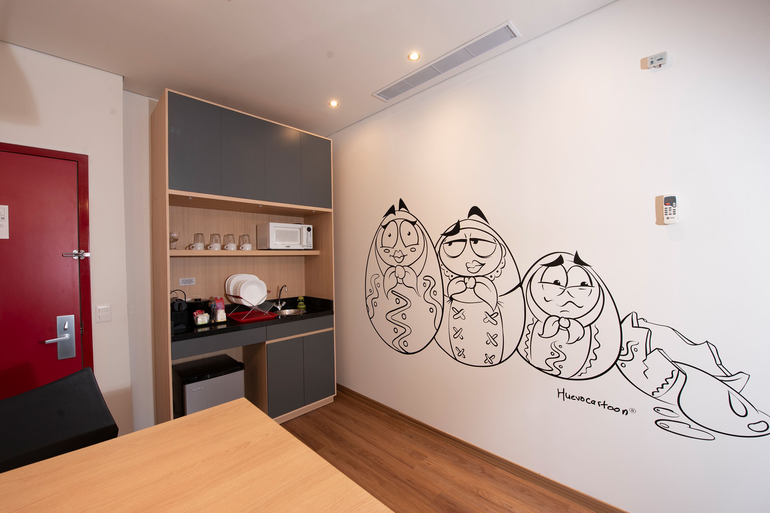 executive suite, 1 king bed with sofa bed, hot tub (massage sofa) | in-room safe, desk, iron/ironing board, free wifi